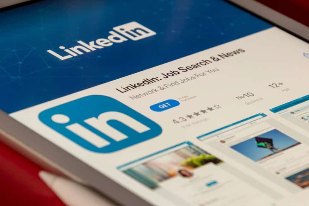 creating a linkedin social presence